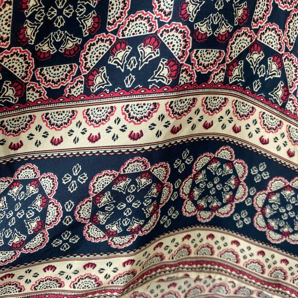 Abercrombie & Fitch Boho Top Women M Red Black Medallion Cottagecore Bell Sleeve - Picture 10 of 10